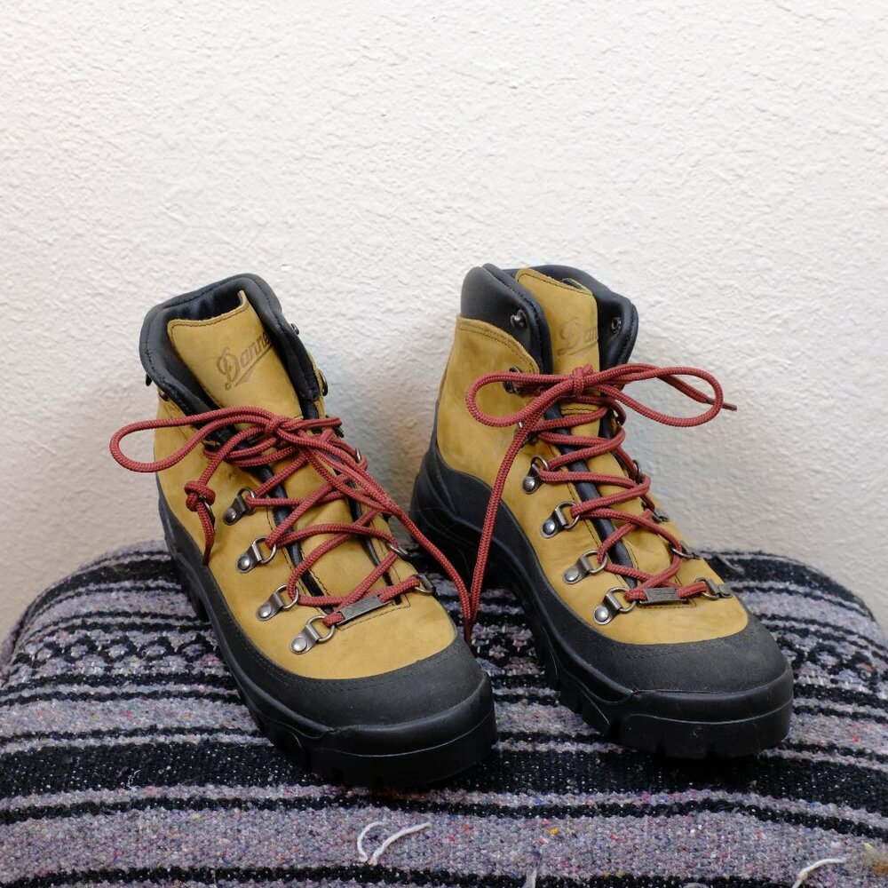 Danner crater rim waterproof goretex hiking backpacking boots womens 10.5 mens 9